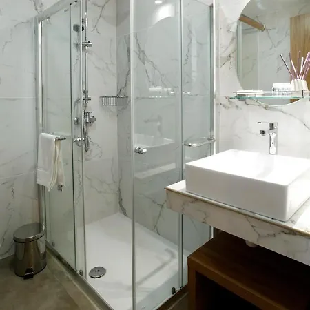 Cosmopolis Multi-venue Apart-hotel 3*
