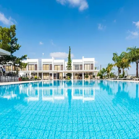 Aparthotel Cosmopolis Multi-venue