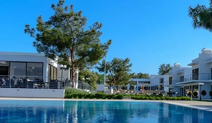 Cosmopolis Multi-venue Aparthotel Larnaca